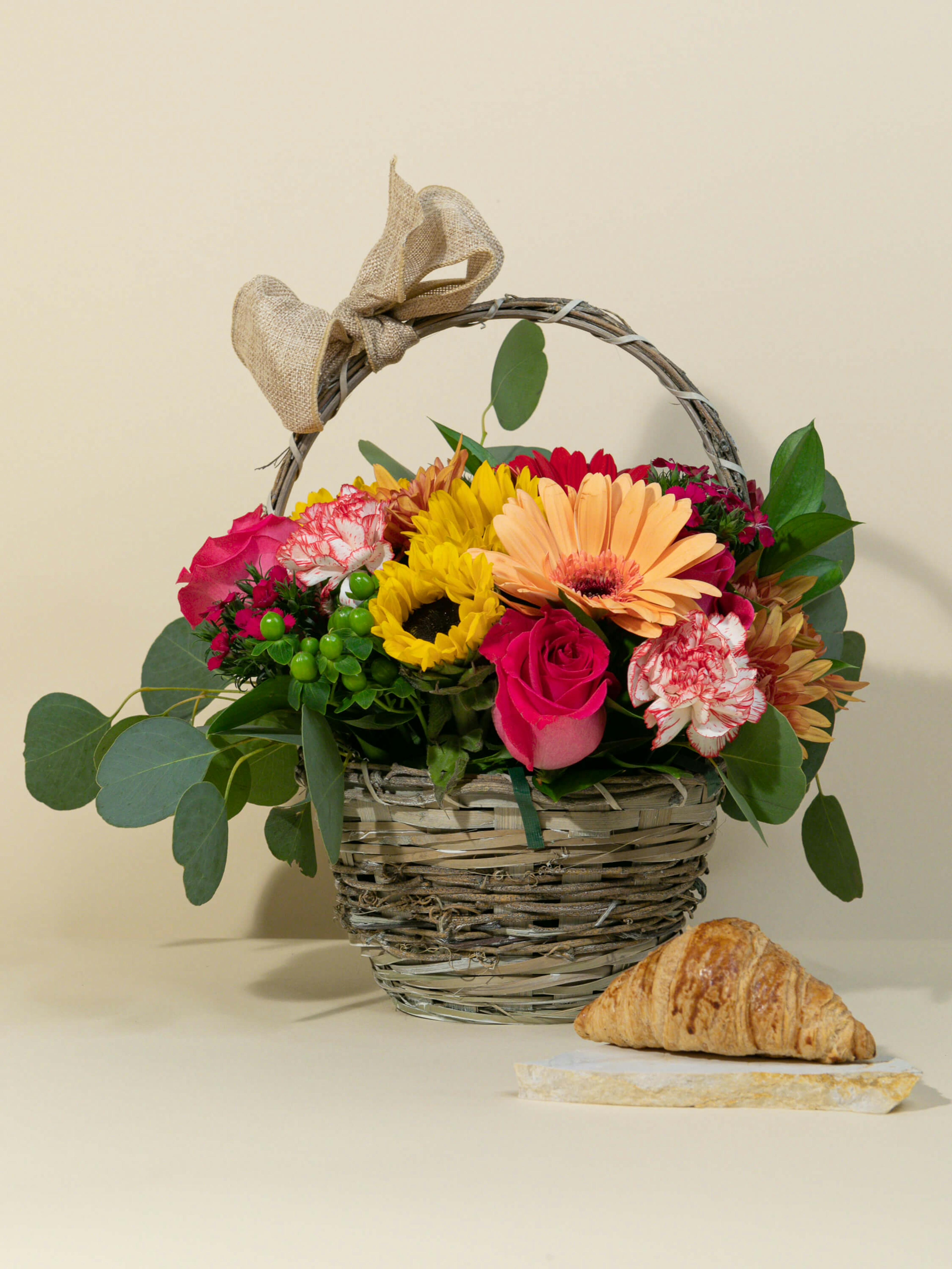 Daisies Flowers: From Selection to Long-Lasting Arrangements