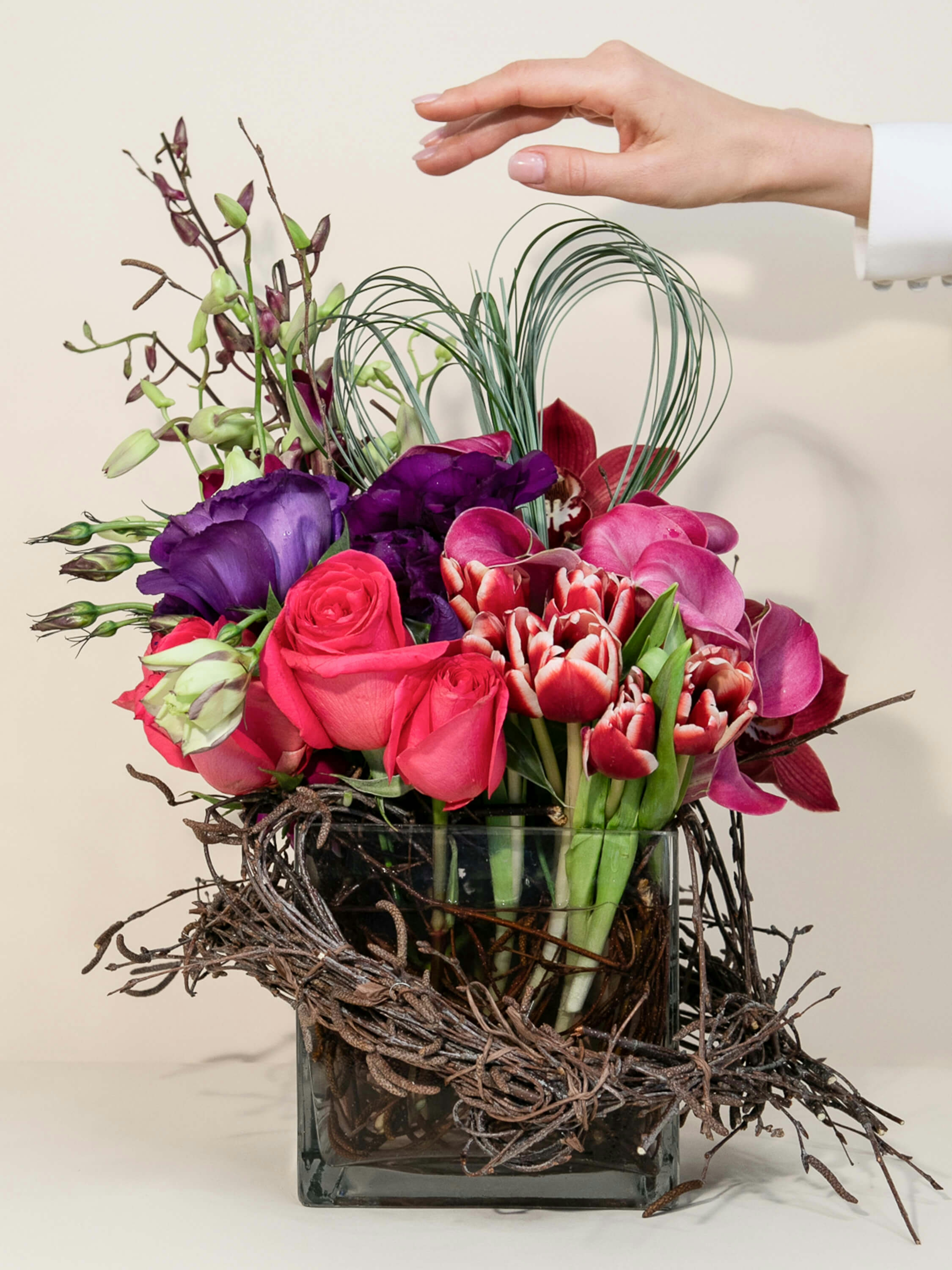 Tailored Care: Understanding Cutting Tools for Different Fresh Cut Flowers