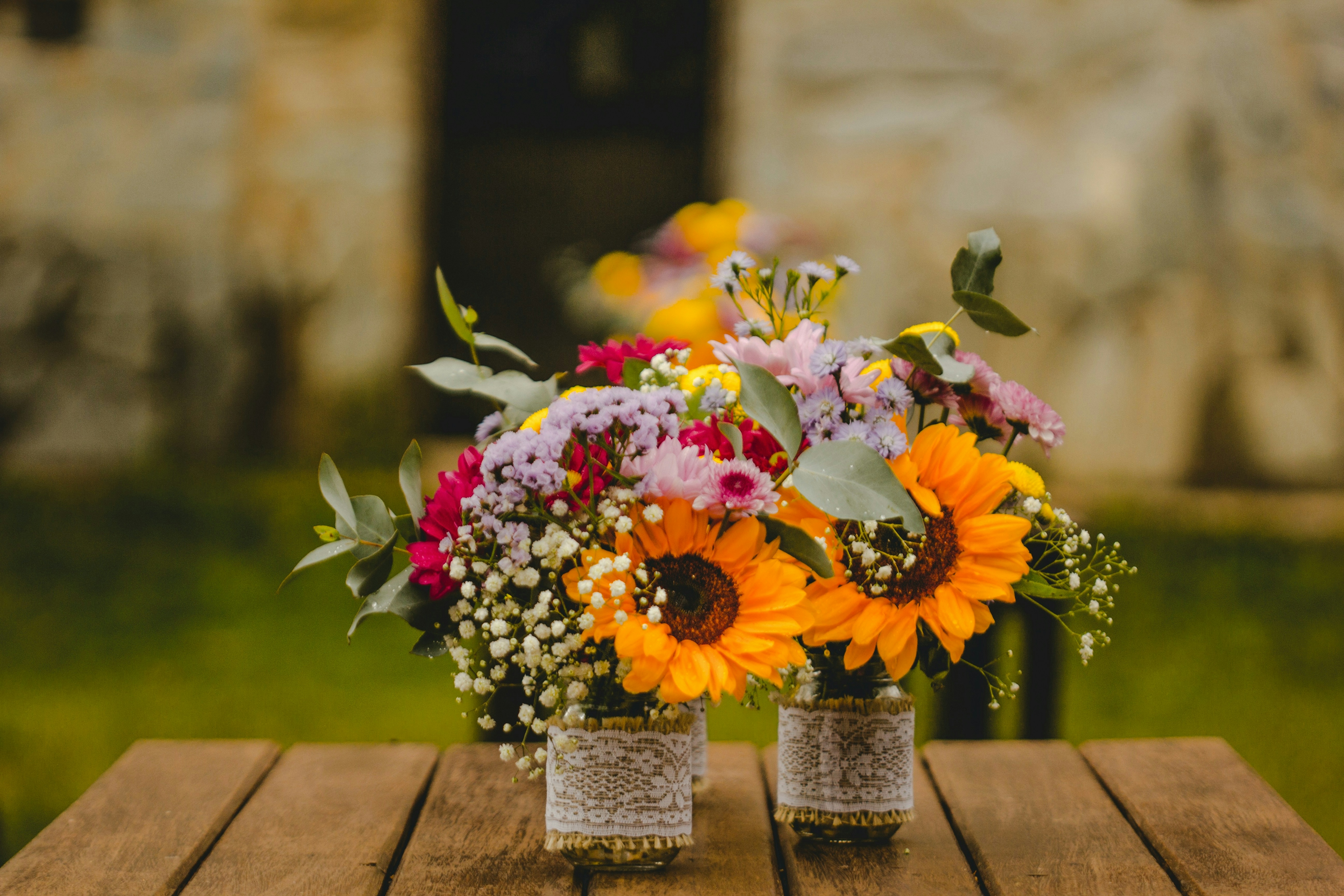 Mastering the Art of Fall Flower Arrangements: From Selection to Display