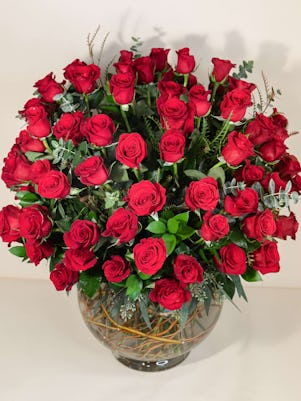 Large Vase of 100 Stunning Long-stem Roses