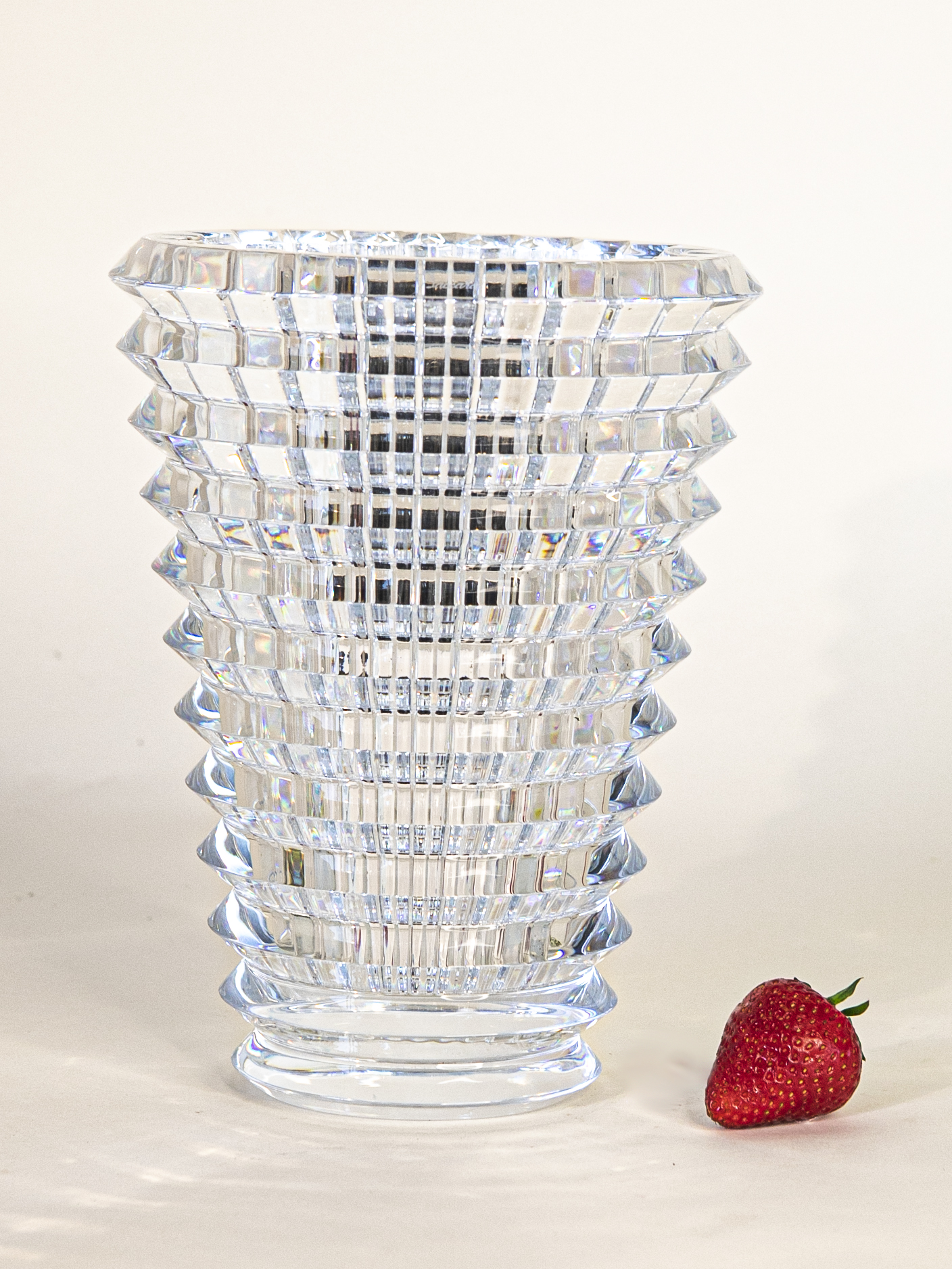 Round Eye offers Vase (Clear)