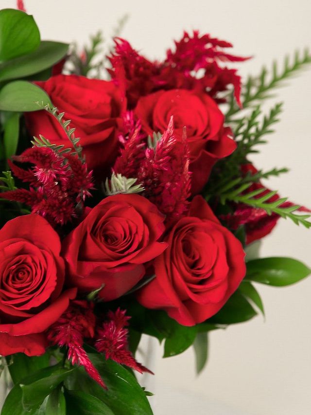 red rose bouquet