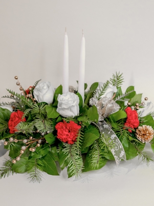 A Simple Christmas Centerpiece